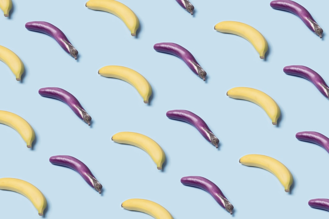 다양한 과일과 채소로 만든 아기 간식 재료